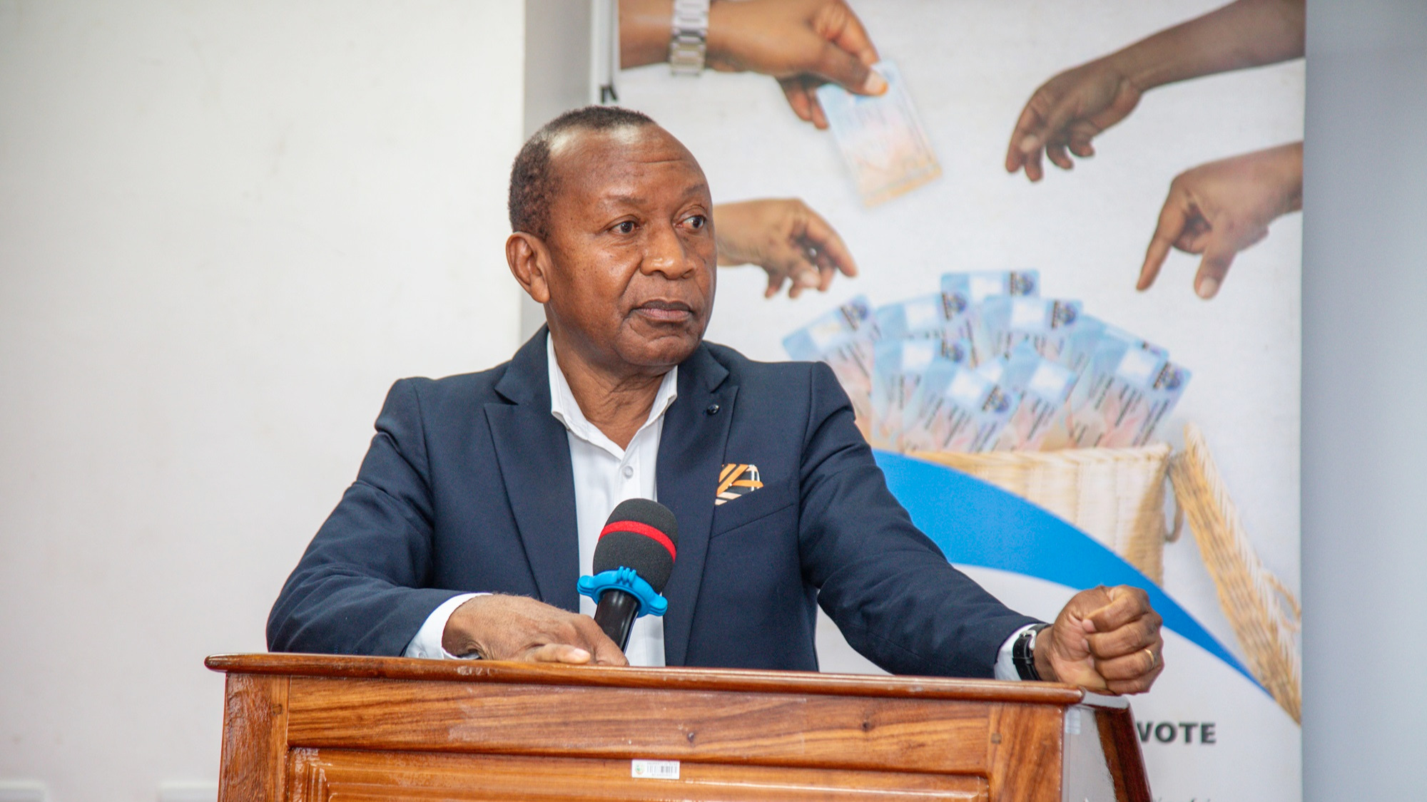 MWENYEKITI WA BODI ASISITIZA UWAJIBIKAJI KWA WATUMISHI WA NHIF